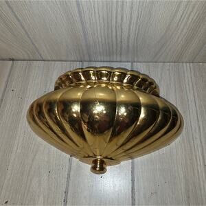 Vtg Gold Tone Victorian Ribbed Wall Pocket Planter Wall Decor Hollywood Regency